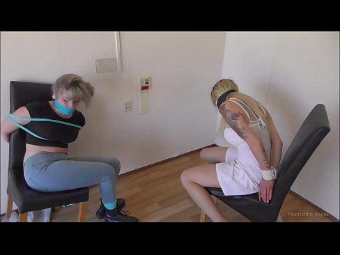 ❤️ व्यसनाधीन / बांधलेले आणि गुंडाळलेले / संकटात मुलगी अश्लील mr.raceporn.ru